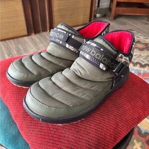 New Balance Unisex-Adult Caravan Moc V1 Mid Cut Slipper